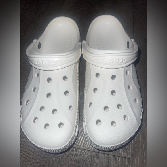 WHITE CROCS Size 12. - Picture 4 of 6